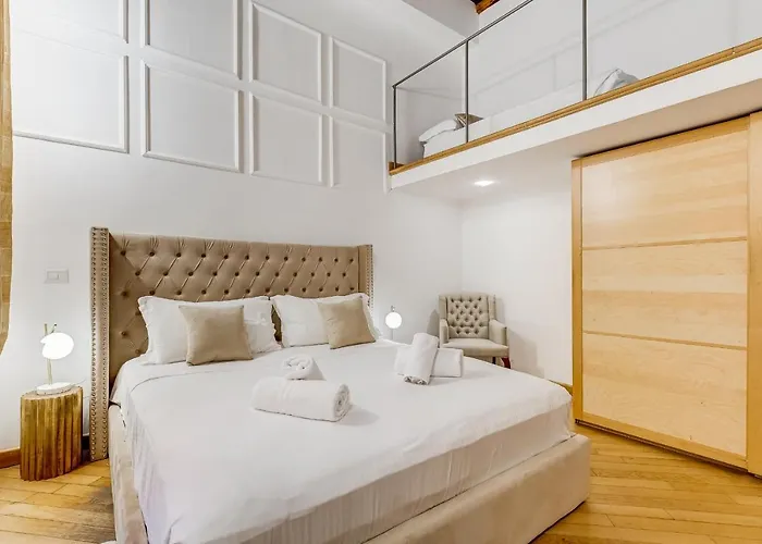 Babuino Exclusive - Grand Historic Center Apartment