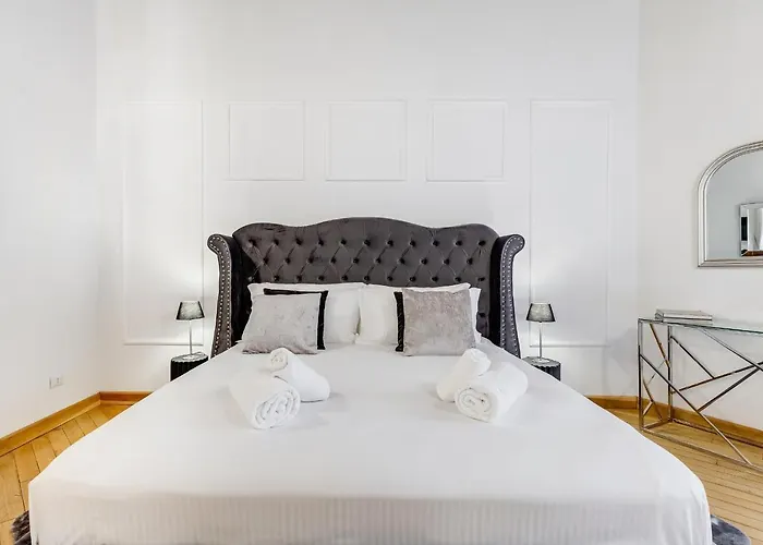 Babuino Exclusive - Grand Historic Center Apartment *